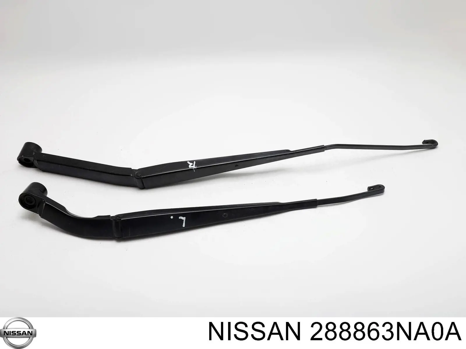 Ричаг склоочисника Nissan LEAF I хетчбек (ZE0) (2010 - 2012) ціна, від 5.47 USD