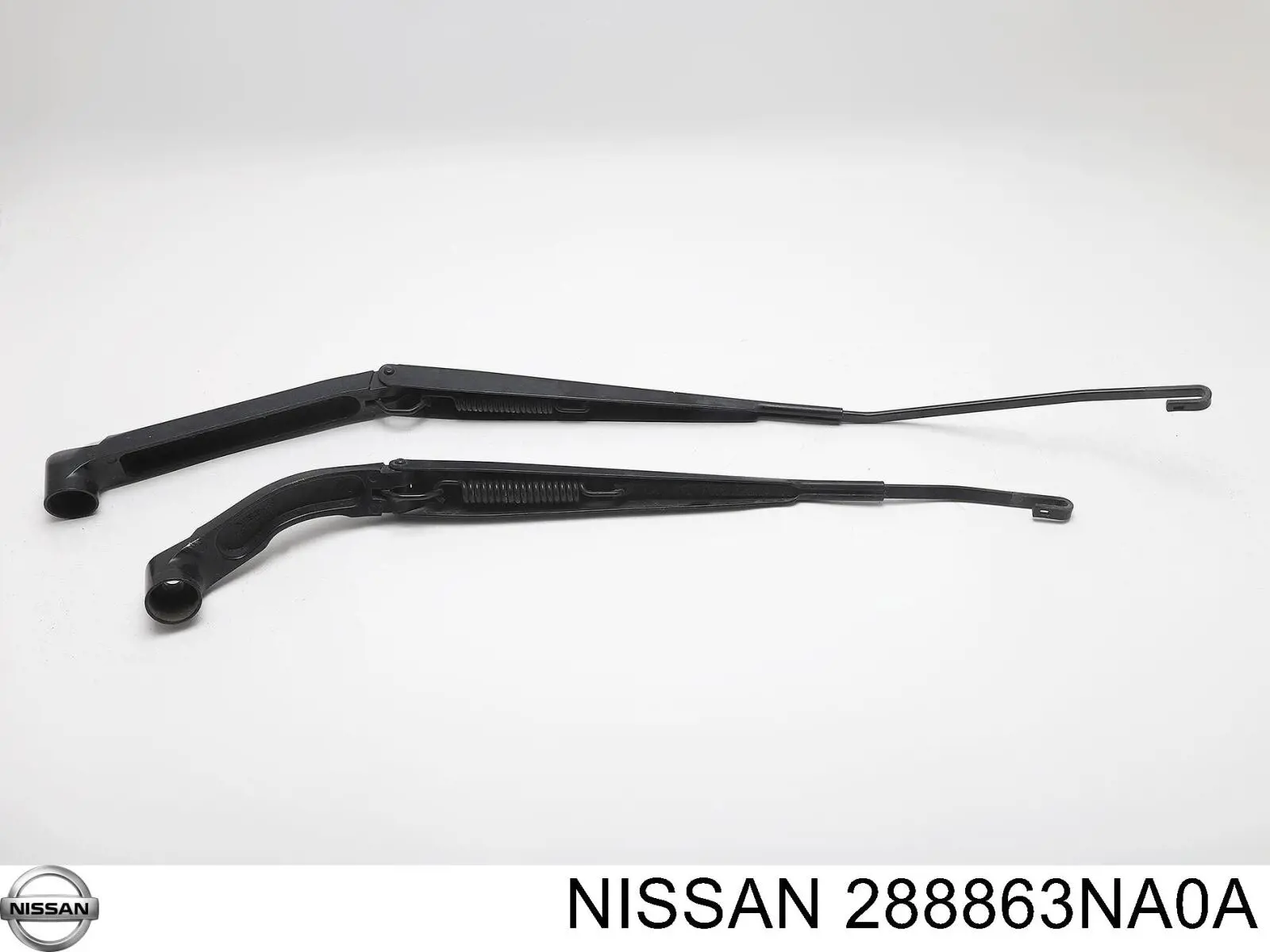Важіль-поводок склоочисника лобового скла на Nissan LEAF (ZE0)