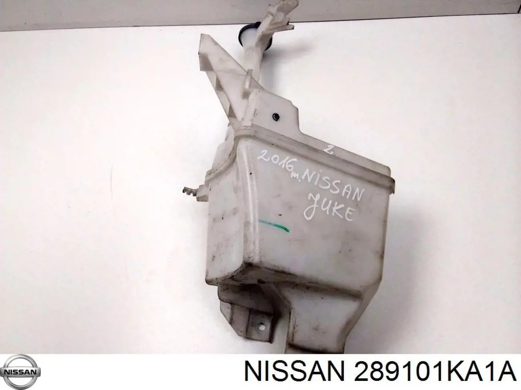 289101KA1B Nissan бачок омивача скла