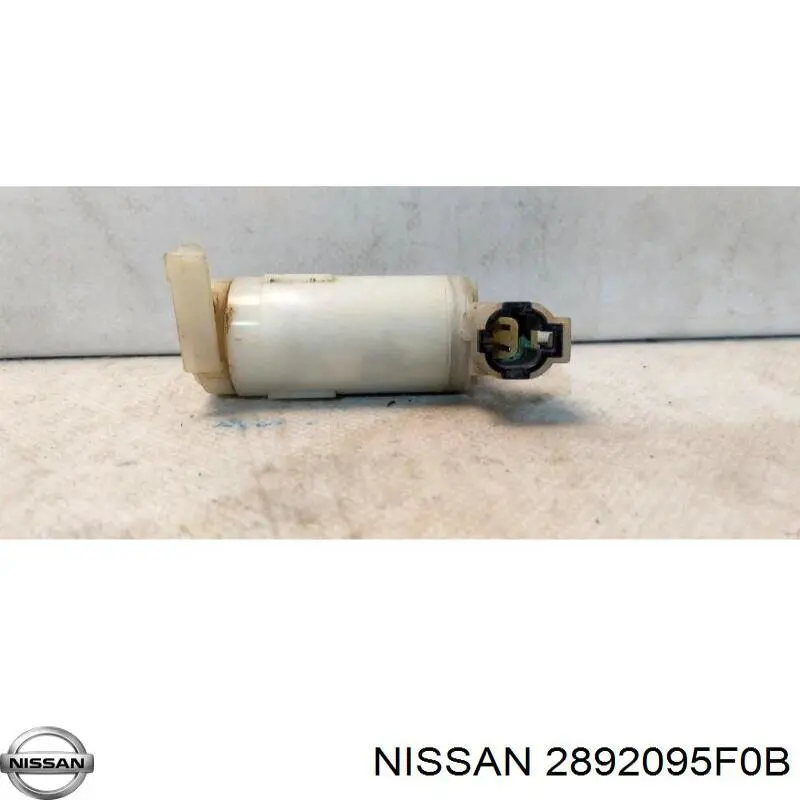 2892095F0B Nissan насос-двигун омивача скла, переднього