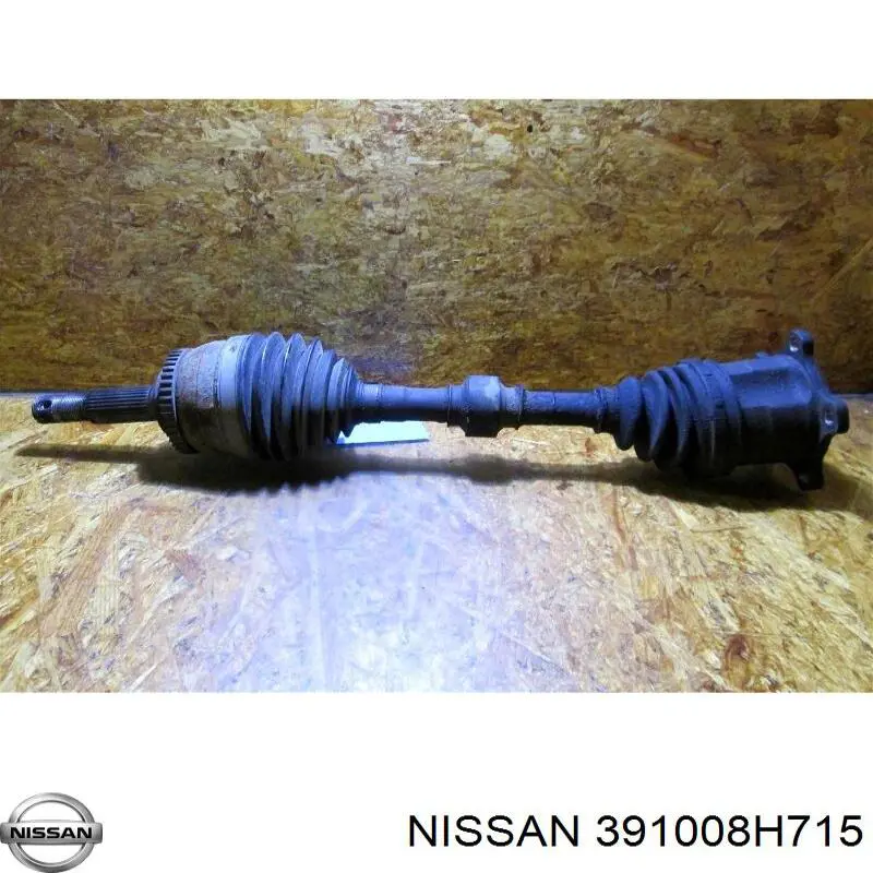 391008H715 Nissan піввісь (привід передня, права)