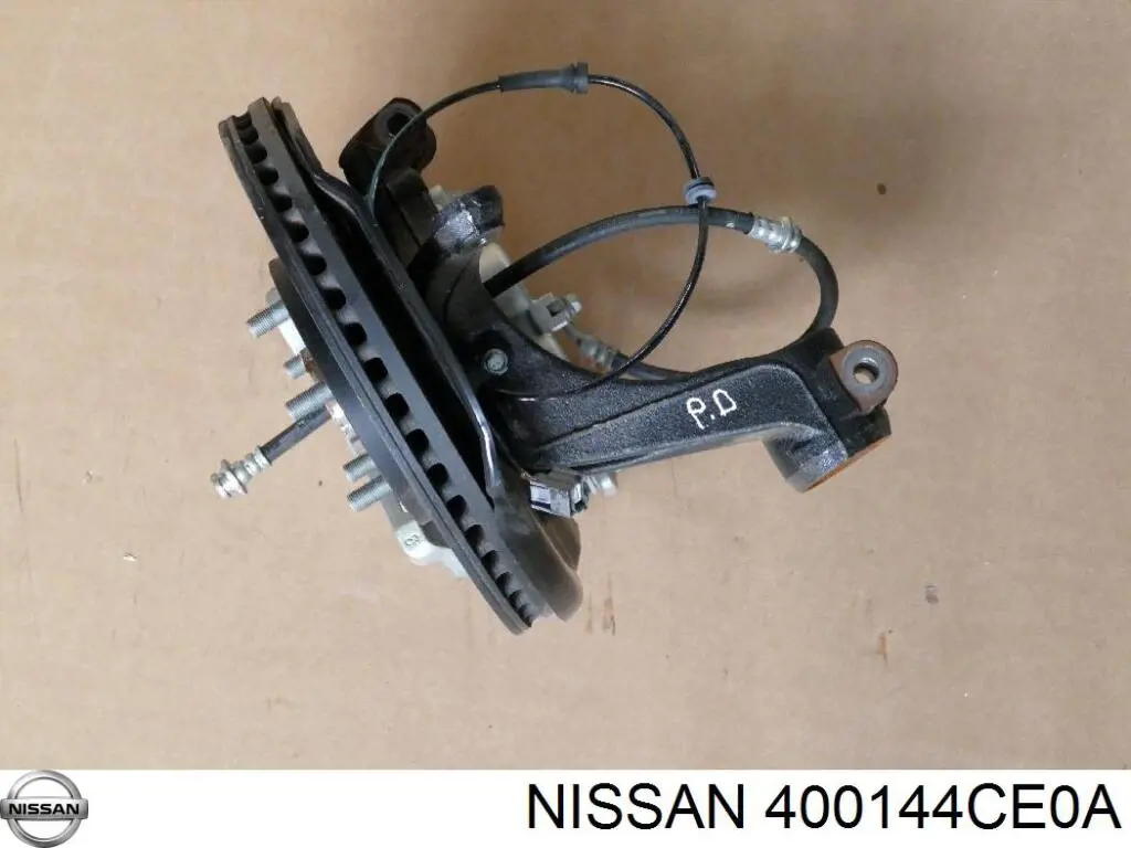 Цапфа - поворотний кулак передній, правий Nissan Qashqai 2 (J11) (Нісан Кашкай)