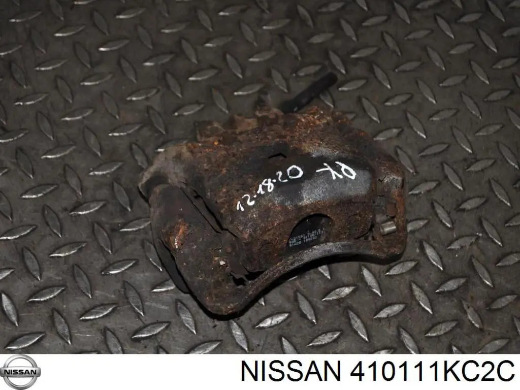 410111KC2C Nissan/Infiniti Супорт гальмівний, передній, лівий