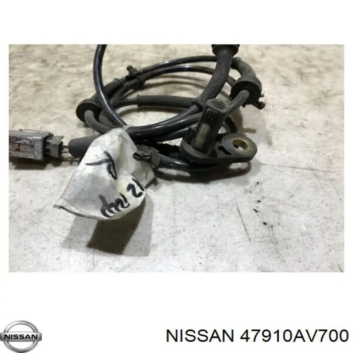 47910AV700 Nissan датчик абс (abs передній, правий)