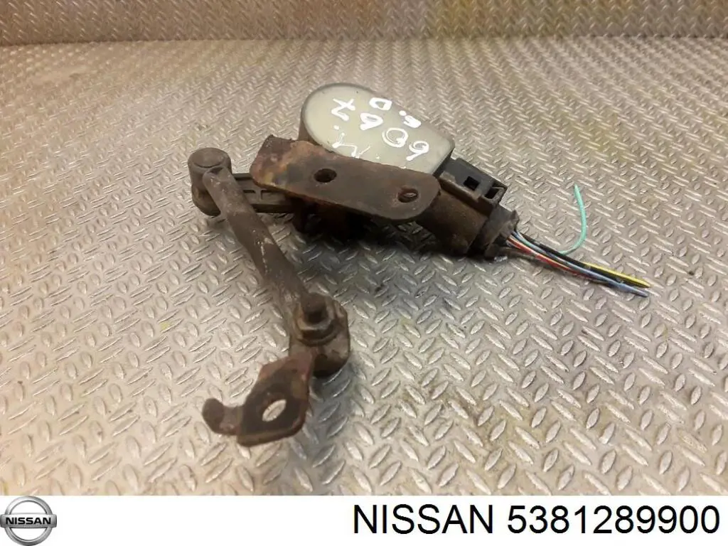 Датчик рівня положення кузова, задній Nissan Murano (Z50) (Нісан Мурано)