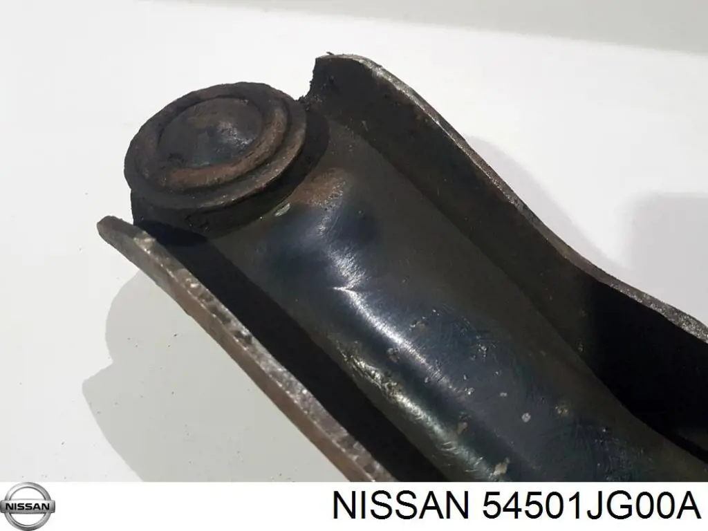 Важіль передньої підвіски нижній, лівий 54501JG00A Nissan/Infiniti