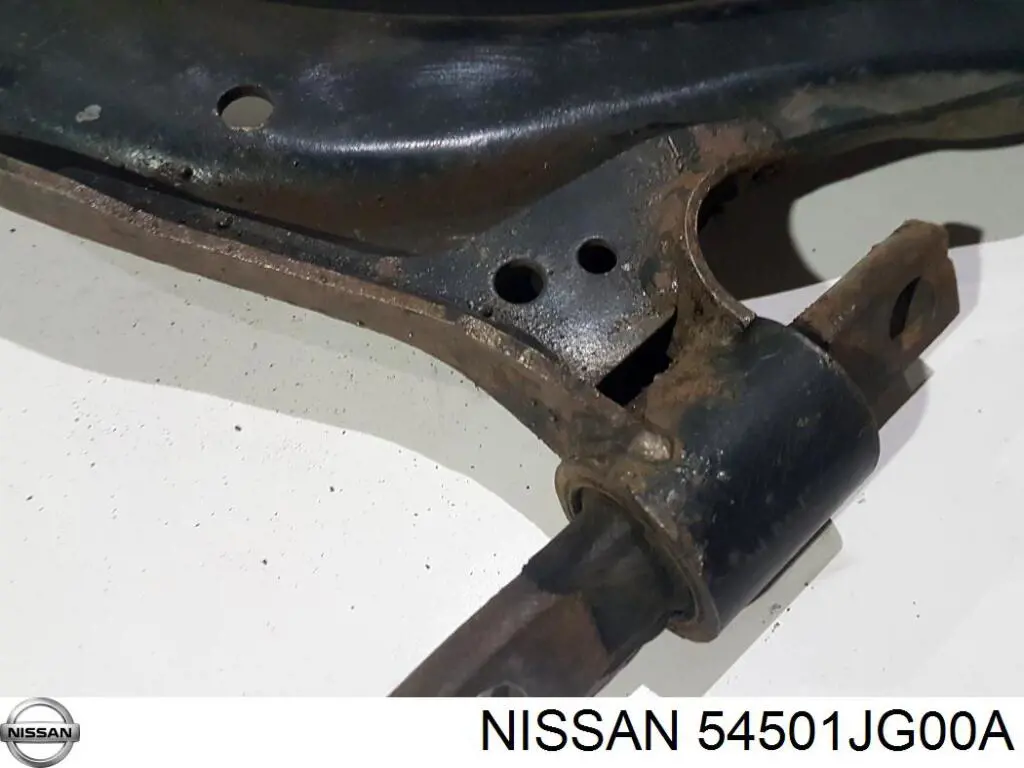 Купити 54501JG00A Nissan/Infiniti Лівий важіль передній нижній підвіски