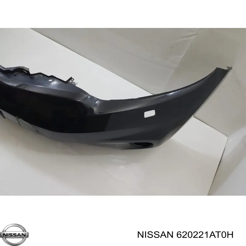 Передній бампер 620221AT0H Nissan/Infiniti
