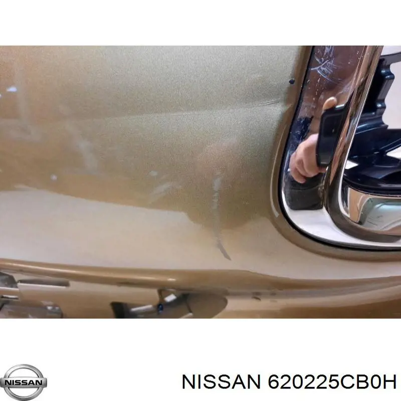 Передній бампер 620225CB0H Nissan/Infiniti