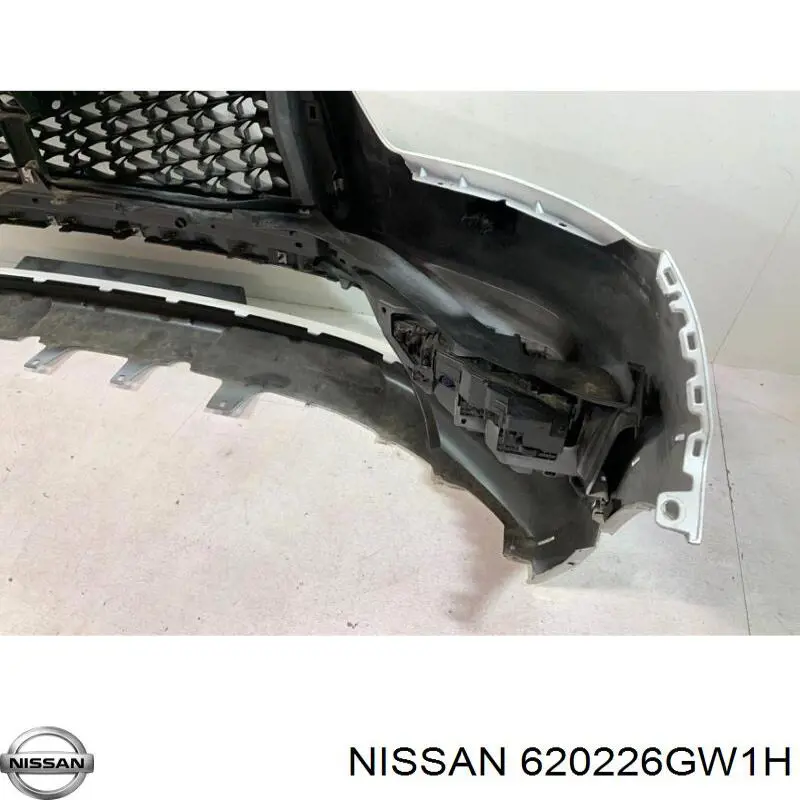 620226GW1H Nissan/Infiniti Бампер передній в зборі
