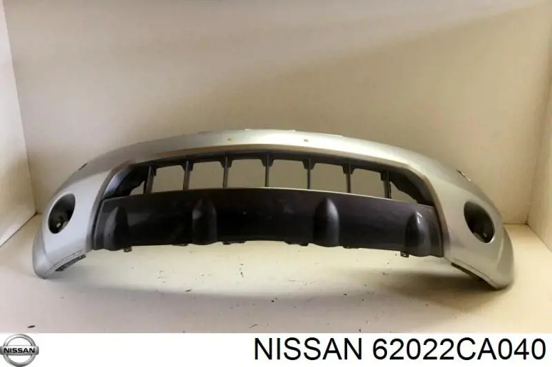 62022CA040 Nissan бампер передній