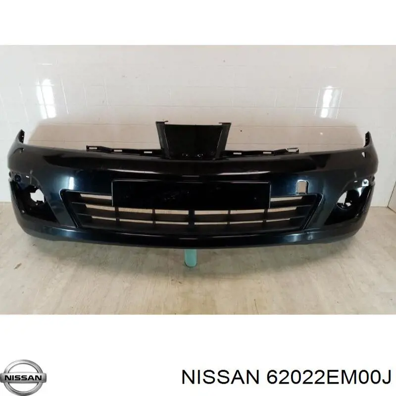 Бампер передній в зборі на Nissan Tiida  C11X