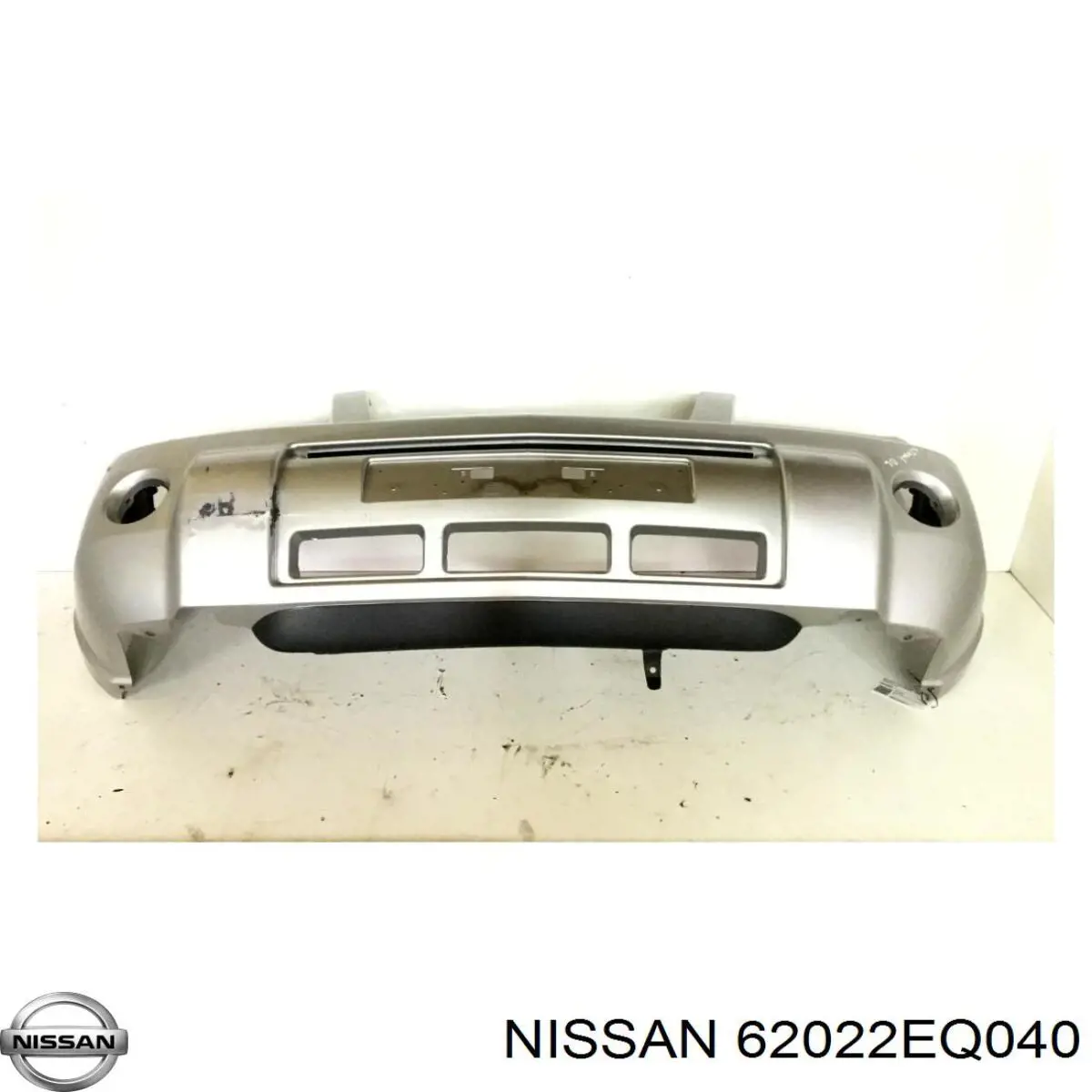 Передній бампер 62022EQ040 Nissan/Infiniti