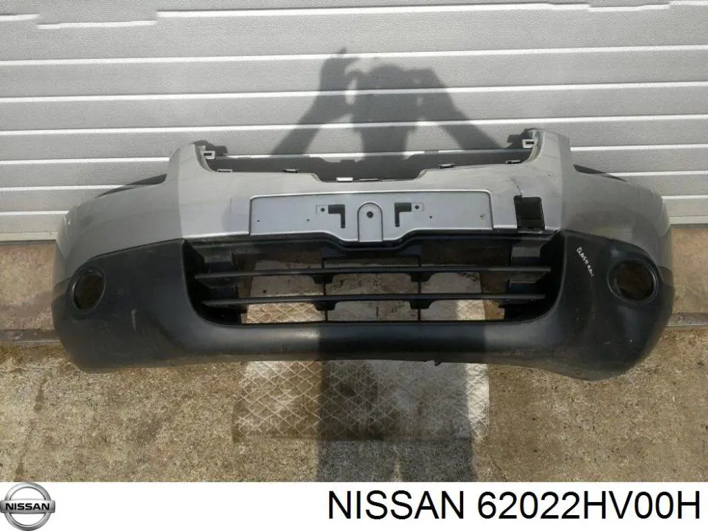62022HV00H Nissan/Infiniti Бампер передній в зборі
