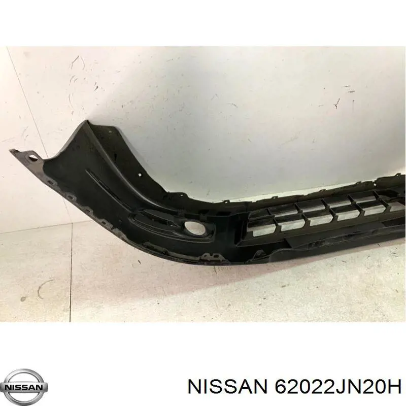 Передній бампер 62022JN20H Nissan/Infiniti