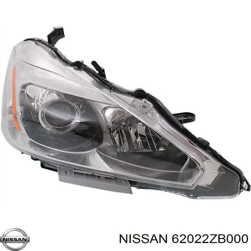 62022ZB000 Nissan/Infiniti Бампер передній в зборі
