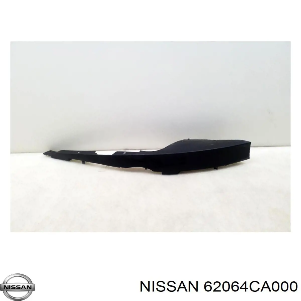 62064CA000 Nissan/Infiniti Вія (накладка) правої фари