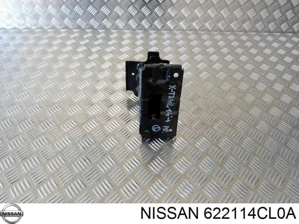 Купити 622114CL0A Nissan/Infiniti Кронштейн підсилювача переднього бампера