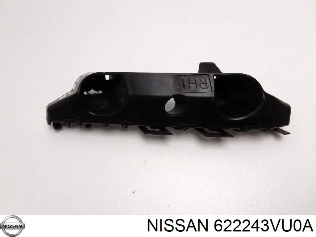 622243VU0A Nissan/Infiniti Кронштейн бампера переднього, правий