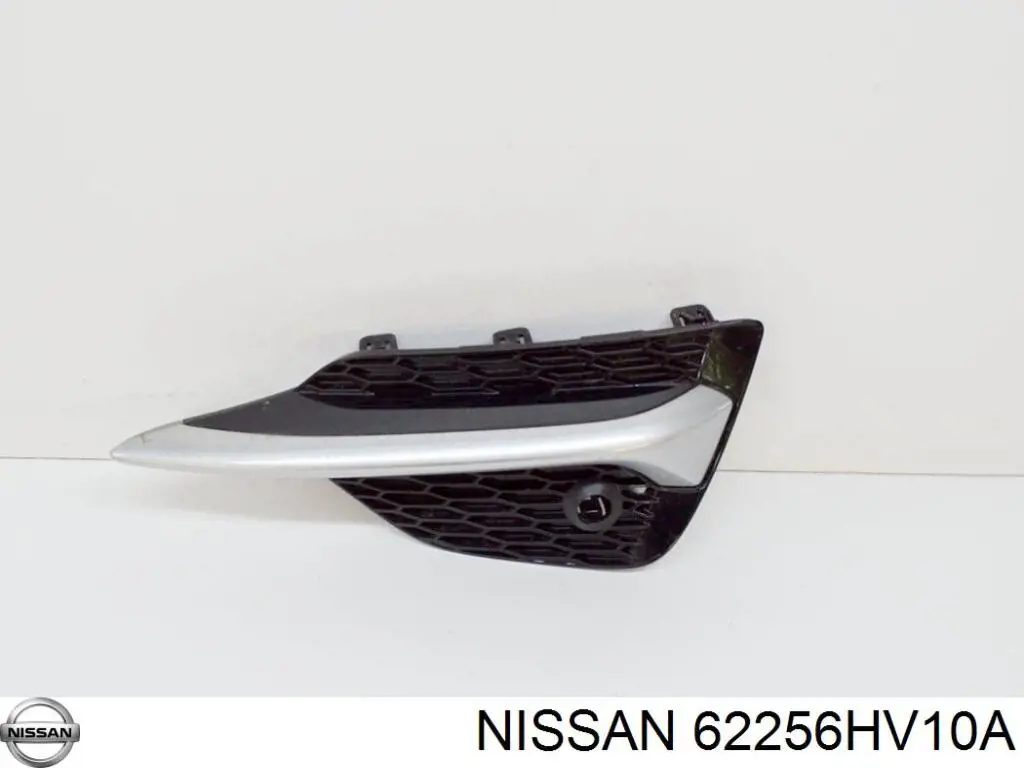 Заглушка/ решітка протитуманних фар бампера переднього, права Nissan Qashqai 2 (J11) (Нісан Кашкай)
