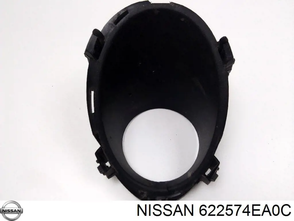 Ободок/окантовка фари протитуманної, лівий Nissan Qashqai 2 (J11) (Нісан Кашкай)