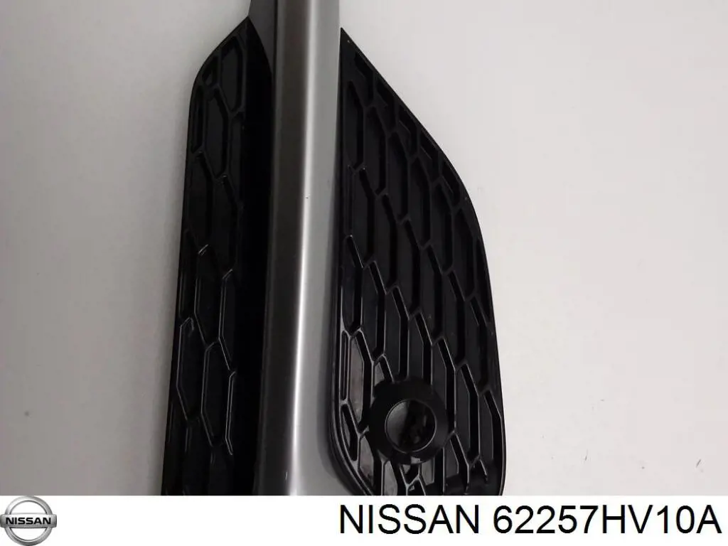 Решітка переднього бампера, ліва Nissan/Infiniti 62257HV10A ціна, від 23.60 USD