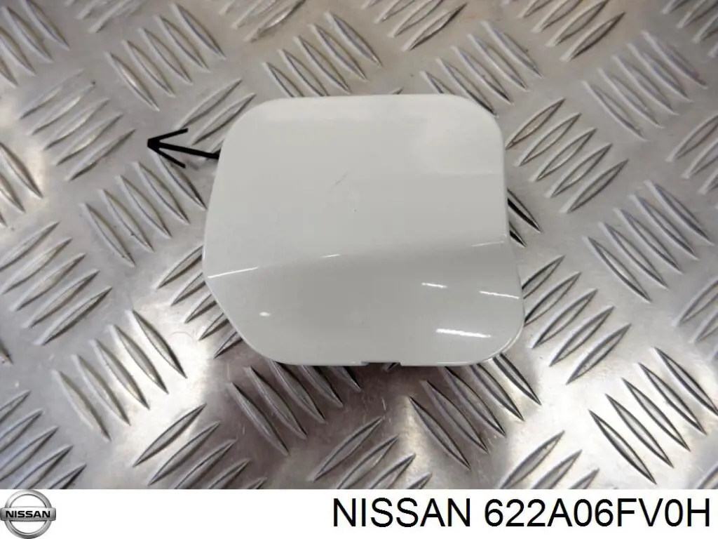 Заглушка бампера буксирувального гака, передня 622A06FV0H Nissan