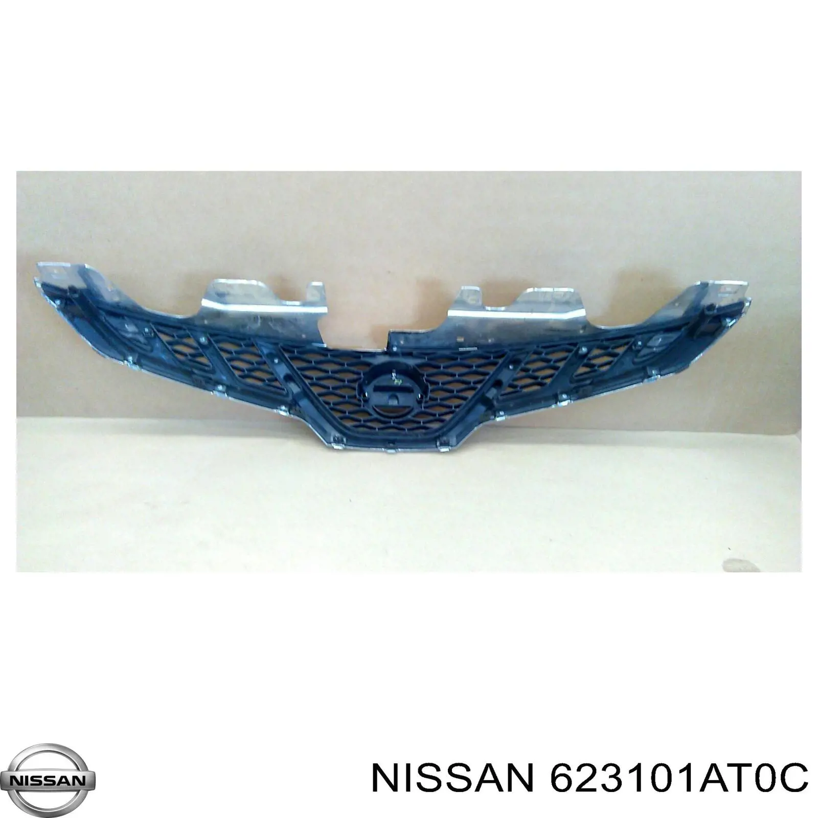 Облицювання радіатора Nissan/Infiniti 623101AT0C ціна, від 229.01 USD