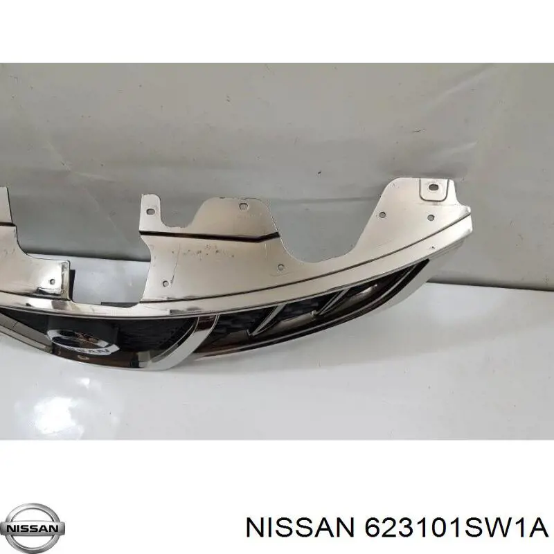 623101SW1A Nissan/Infiniti Решітка радіатора