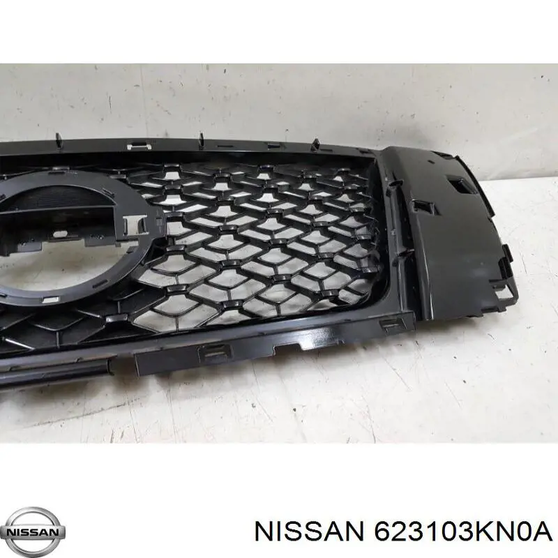 Решітка радіатора 623103KN0A Nissan/Infiniti