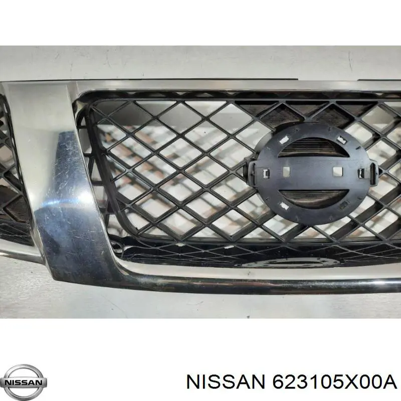 Купити Решітка радіатора Nissan Navara NP300 III D40