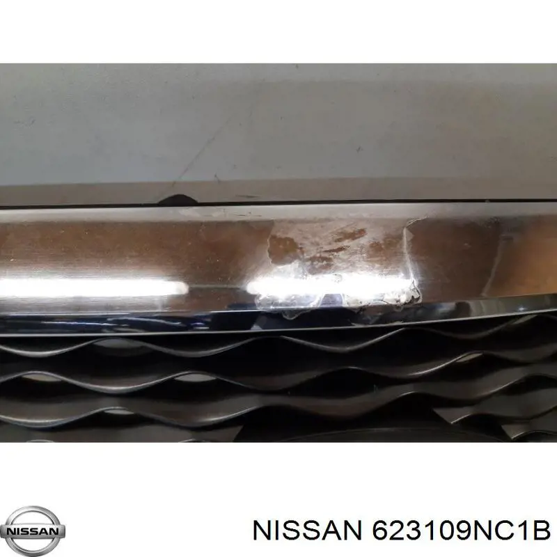 Решітка радіатора 623109NC1B Nissan/Infiniti