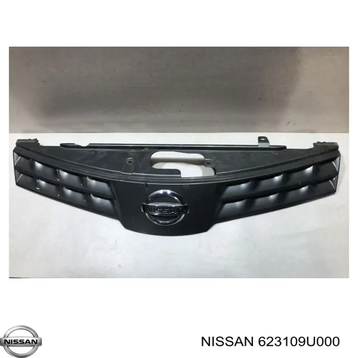Решітка Nissan Note 