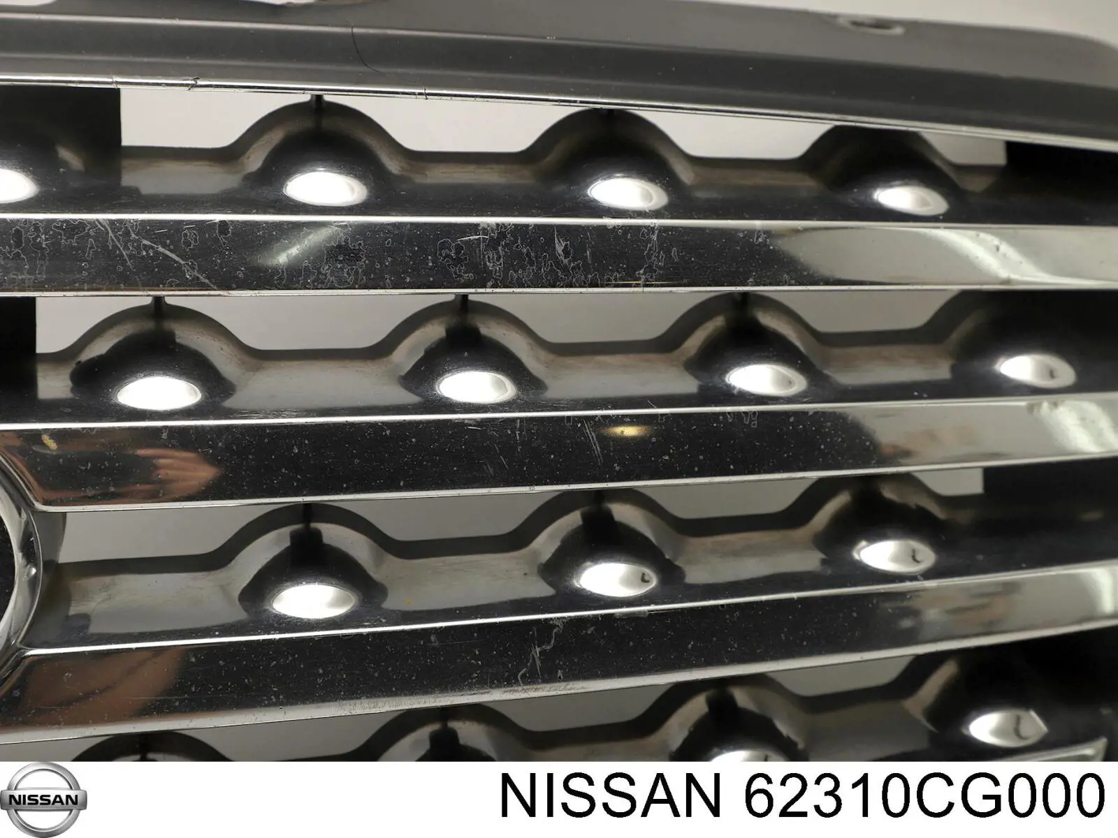 Решітка радіатора 62310CG000 Nissan/Infiniti