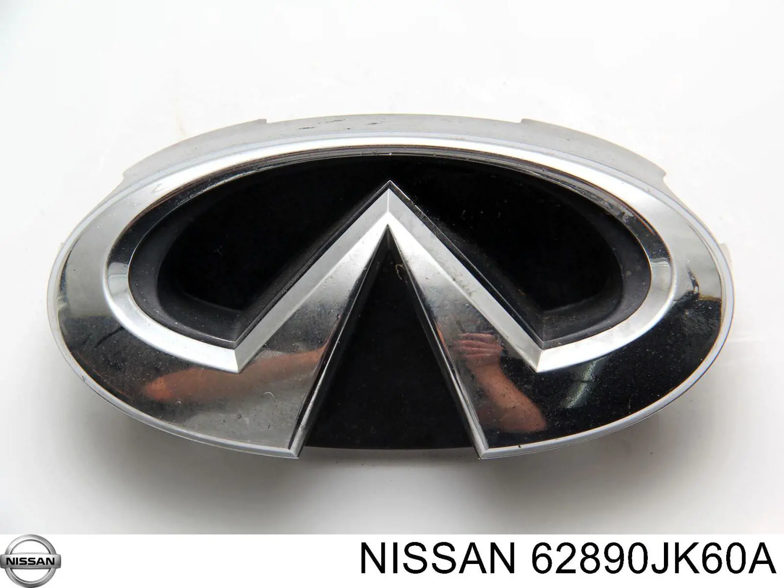  Nissan/Infiniti 62890JK60A ціна, від 14.16 USD