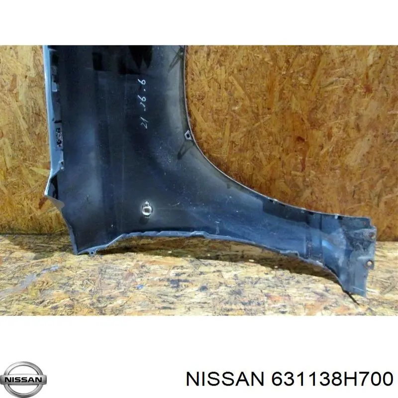 Переднє ліве крило на Nissan X-Trail  T30