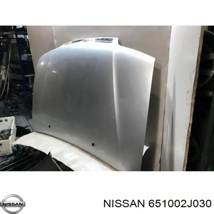 Капот на Nissan Primera WP11