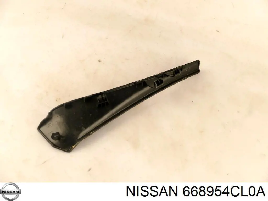 668954CL0A Nissan ущільнювач крила