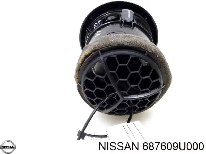 687609U000 Nissan/Infiniti Решітка повітропровода права