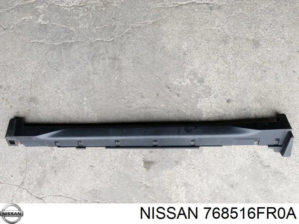 Накладка зовнішня (молдинг) порога, лівий Nissan/Infiniti 768516FR0A ціна, від 38.76 USD