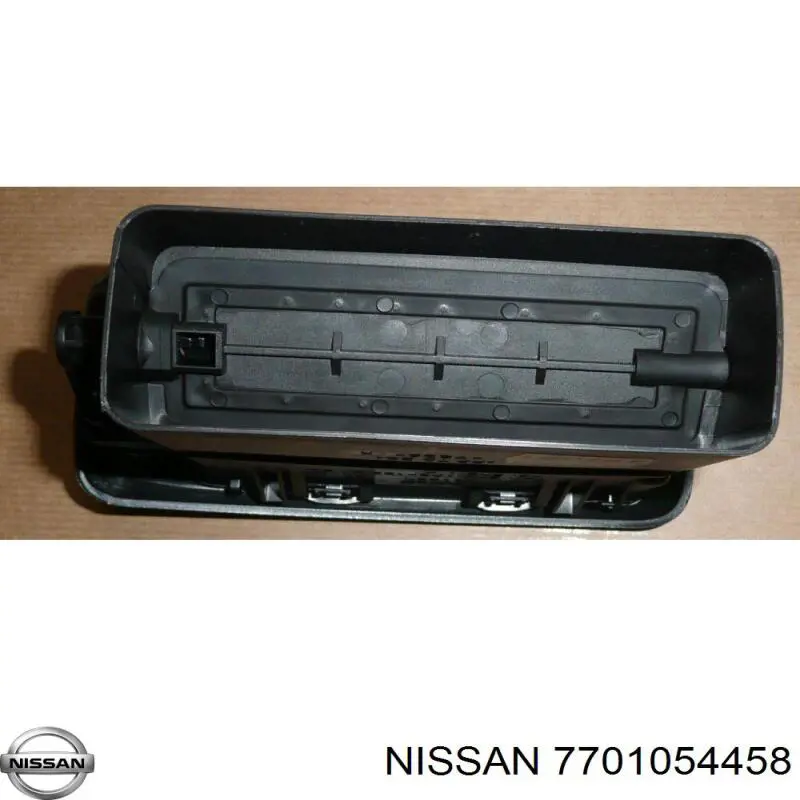 Купити 7701054458 Nissan/Infiniti Решітка вентиляції салону на "торпедо"