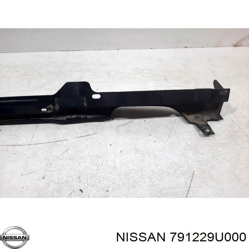 Кронштейн абсорбера заднього бампера, центральний Nissan/Infiniti 791229U000