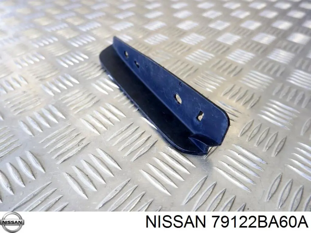 Панель задня, багажного відсіку 79122BA60A Nissan/Infiniti