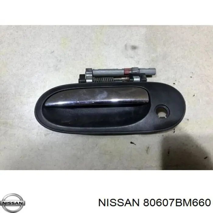 Ручка передньої двері зовнішня ліва Nissan Almera 2 (N16) (Нісан Альмера)