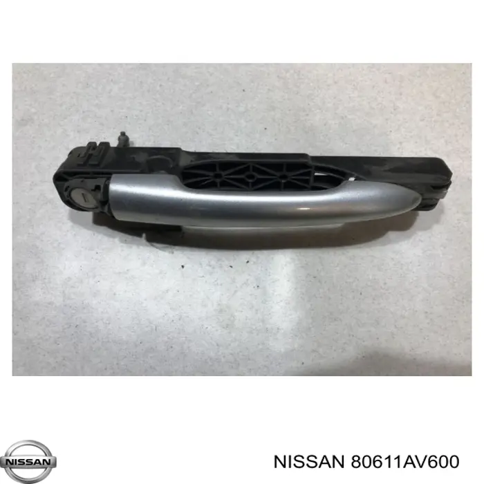 Купити 80611AV600 Nissan/Infiniti Тримач зовнішньої ручки дверей, передньої лівої