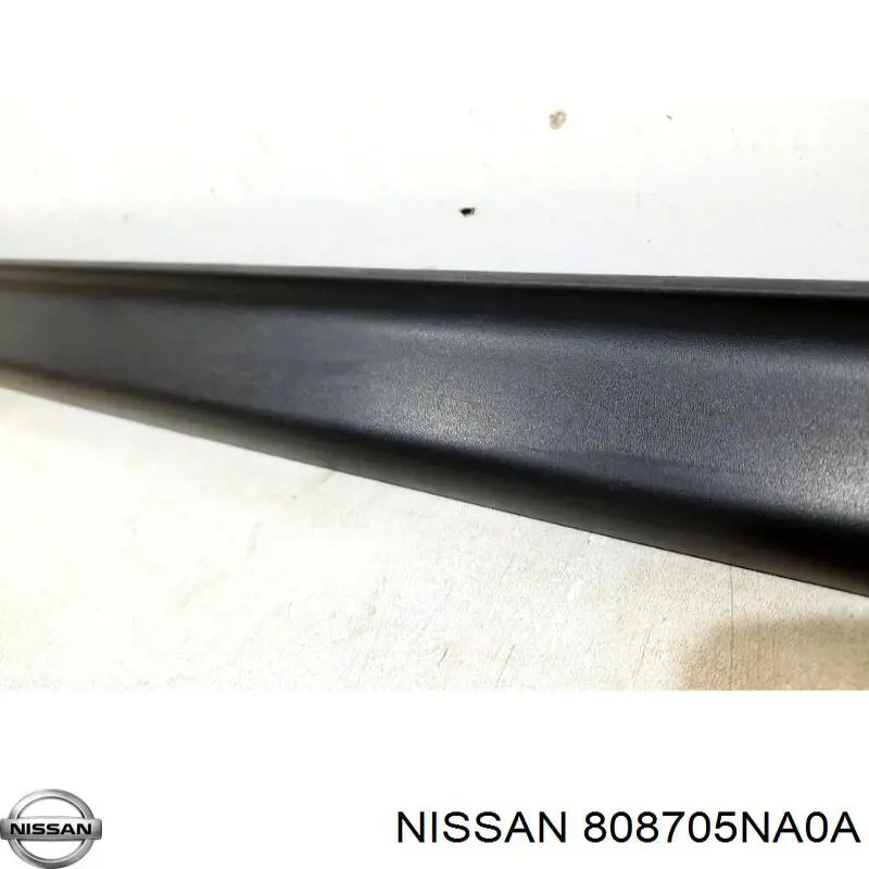 Купити 808705NA0A Nissan/Infiniti Молдинг передньої правої двері, нижній