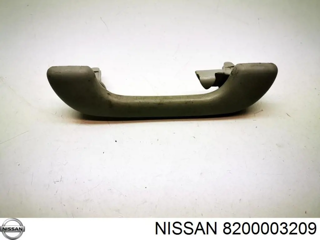 Поручні (тримачі) і гачок для одягу Nissan/Infiniti 8200003209 ціна, від 6.33 USD