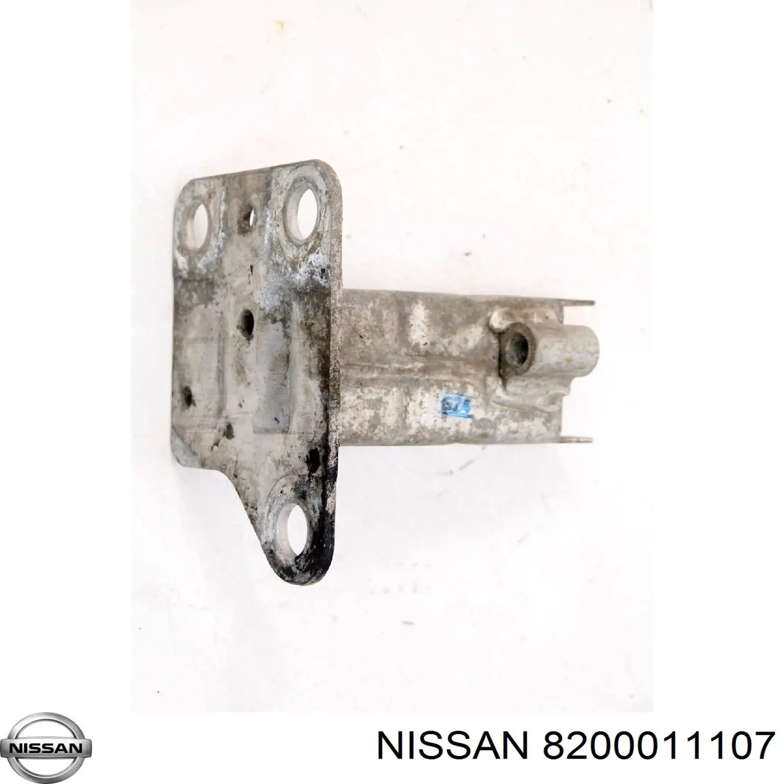 Кронштейн підсилювача переднього бампера 8200011107 Nissan