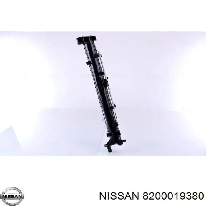 Радіатор охолодження двигуна 8200019380 Nissan