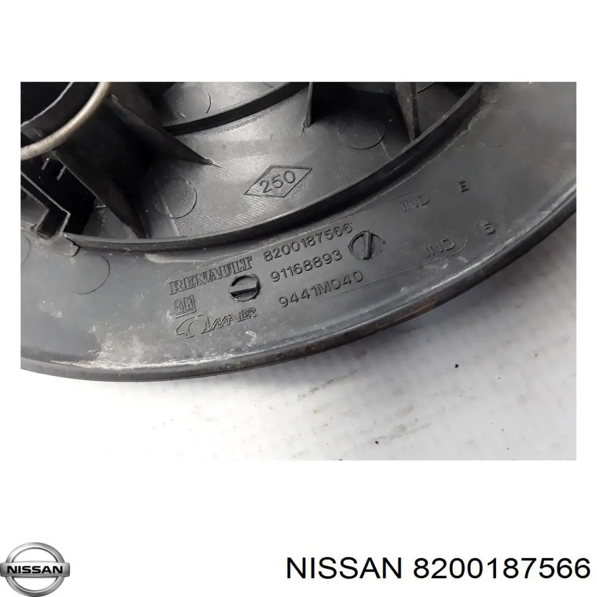 Купити 8200187566 Nissan/Infiniti Автомобільні ковпаки